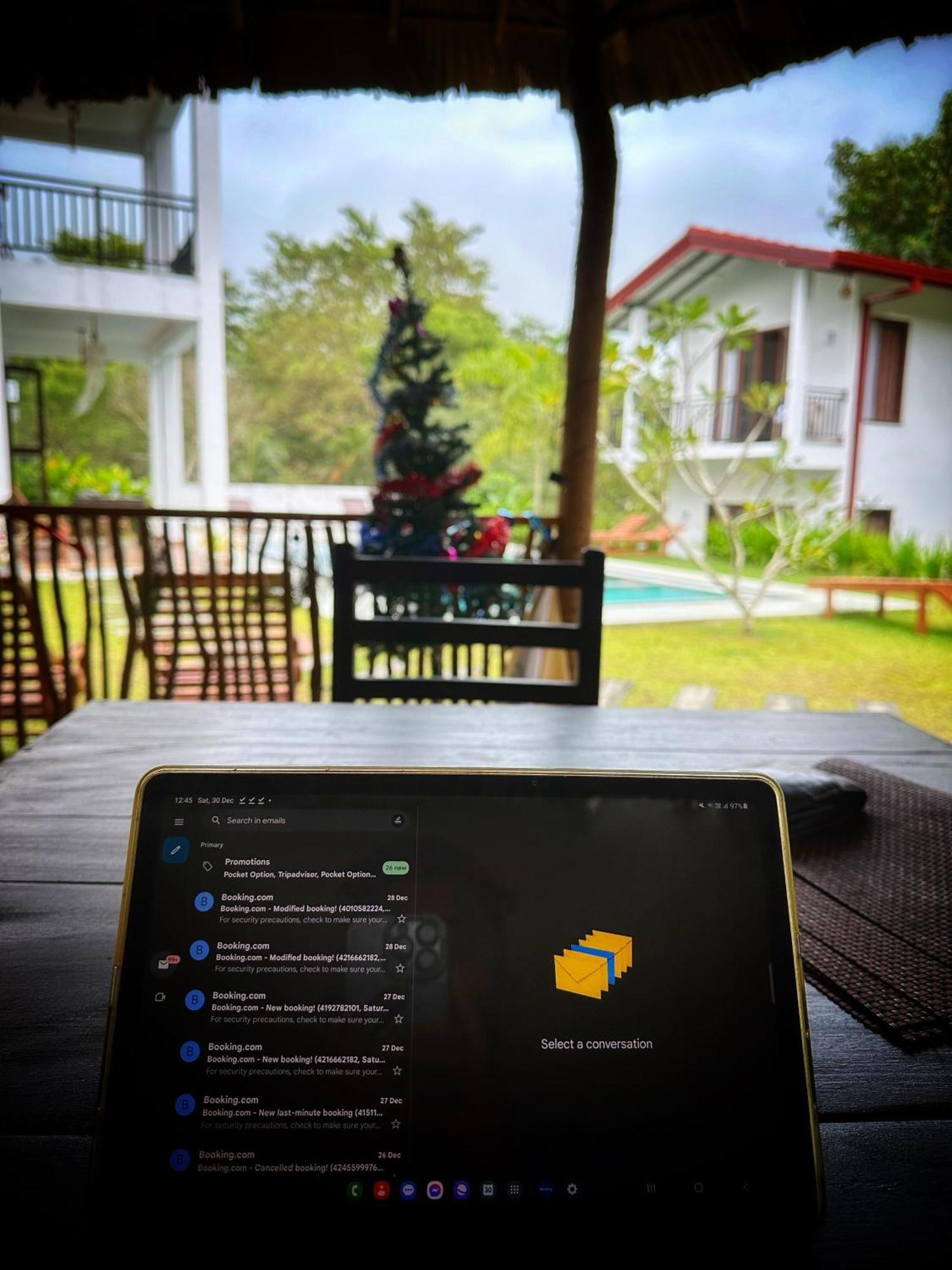 Finch Tangalle Exterior photo